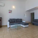 Apartment Faszinierendes Nur 80 Meter Zum Mit Meerblick, Pool, Parkplatz