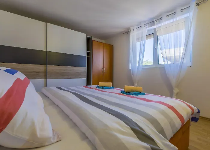 Faszinierendes Nur 80 Meter Zum Mit Meerblick, Pool, Parkplatz شقة تْسْغيكفانِتْسا