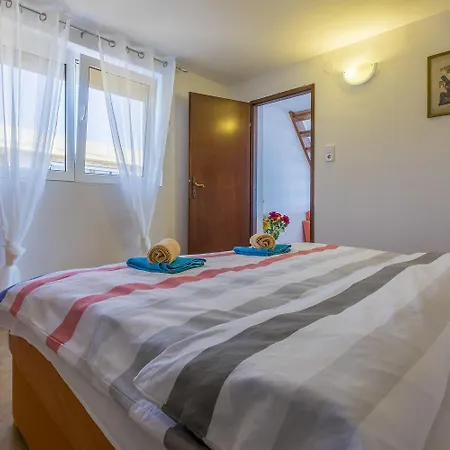 Faszinierendes Nur 80 Meter Zum Mit Meerblick, Pool, Parkplatz * Crikvenica