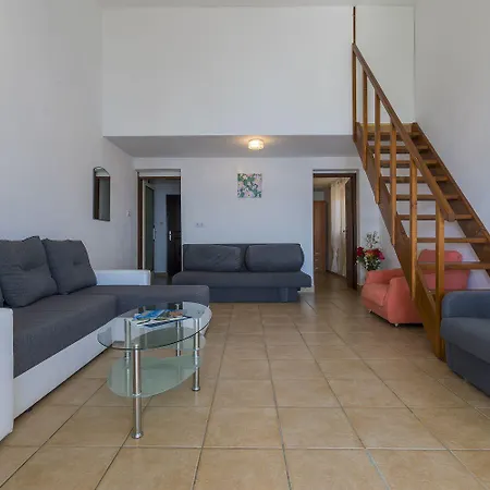 Faszinierendes Nur 80 Meter Zum Mit Meerblick, Pool, Parkplatz Crikvenica
