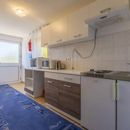 Faszinierendes Nur 80 Meter Zum Mit Meerblick, Pool, Parkplatz Lejlighed *