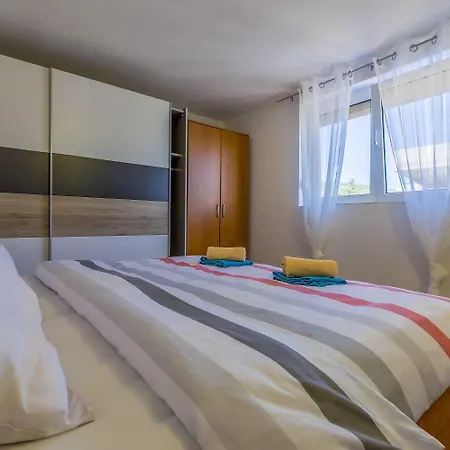 Faszinierendes Nur 80 Meter Zum Mit Meerblick, Pool, Parkplatz Apartament Crikvenica