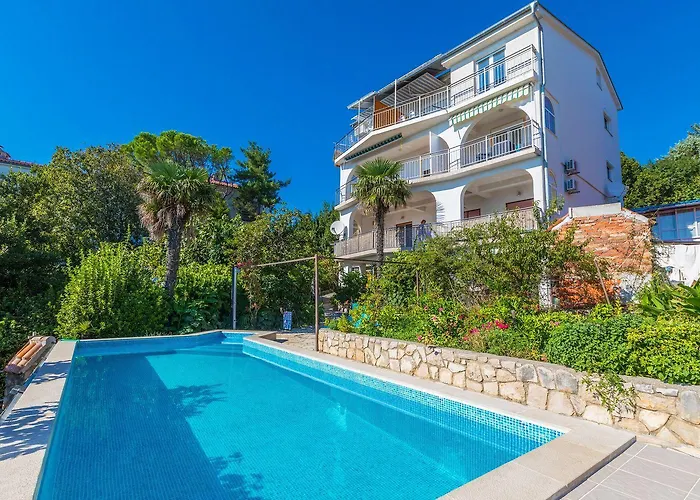 Faszinierendes Nur 80 Meter Zum Mit Meerblick, Pool, Parkplatz Apartamento