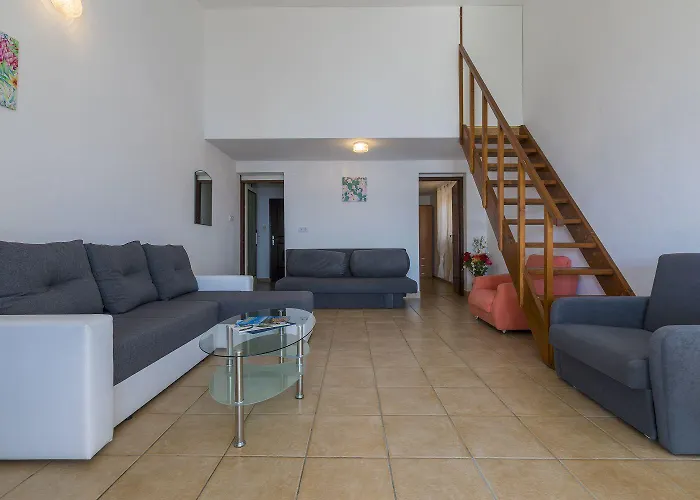Faszinierendes Nur 80 Meter Zum Mit Meerblick, Pool, Parkplatz Crikvenica