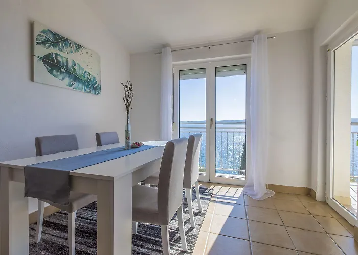 Faszinierendes Nur 80 Meter Zum Mit Meerblick, Pool, Parkplatz Crikvenica