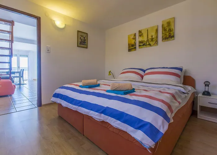 Faszinierendes Nur 80 Meter Zum Mit Meerblick, Pool, Parkplatz Crikvenica